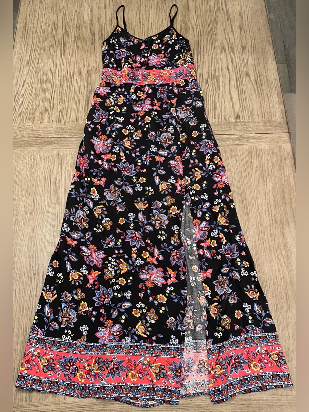 Xhilaration full length dress, medium, black with multi color print. Has pockets